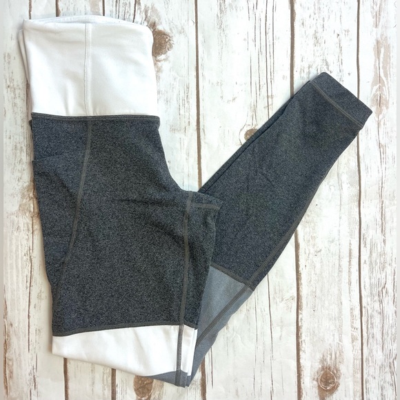 Athleta Modblock Salutation Grey White Leggings Size XS - Picture 4 of 6